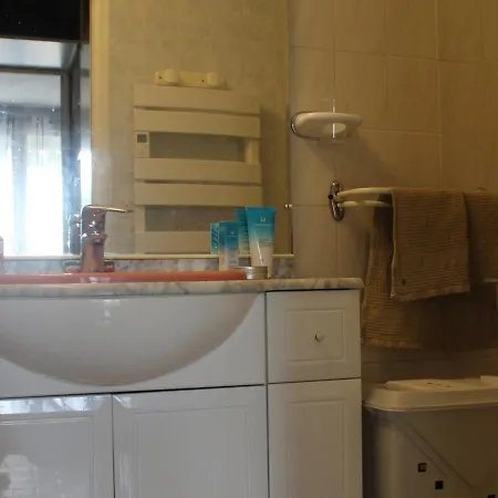 Apartment Au Bord De L'etang A - Securisee, Climatise, Pet-friendly - Fr-1-503-122